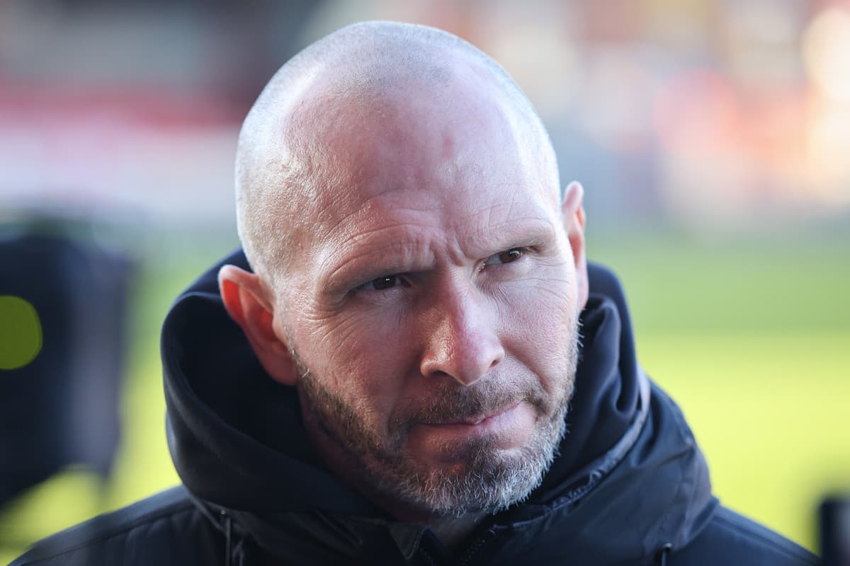 Mike Appleton Rentx Michael Appleton slams ‘disappointing’ second-half display as ...