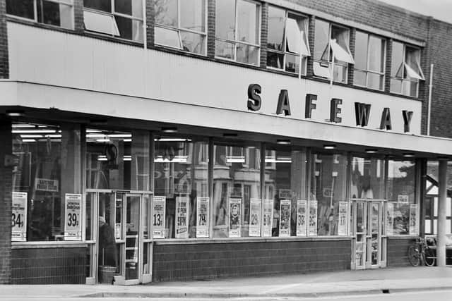 The Safeway store at Abbey Foregate, Shrewsbury, in May 1981. It was demolished in 2001