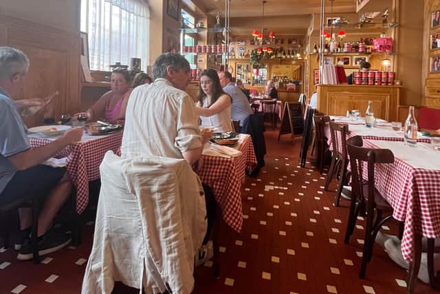 Daniel et Denise restaurant has a relaxed atmosphere