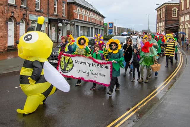 'Fantastic' turnout for Oswestry Christmas Parade despite early morning ...