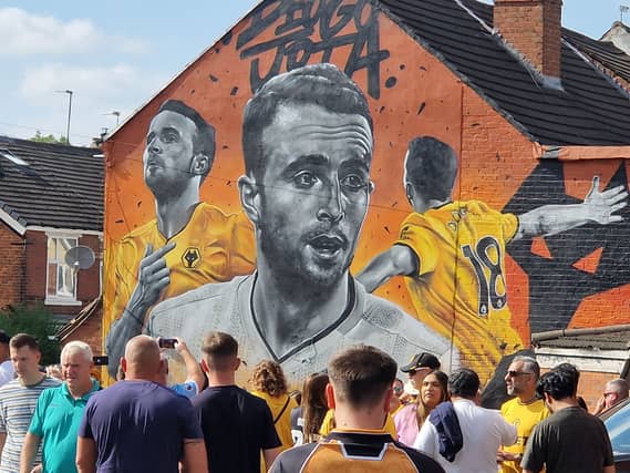 Memorial mural paying tribute to former Wolves player Diogo Jota