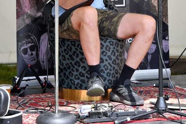 Andy O'Brien bringing some Oasis flavour to Shrewsbury Live.