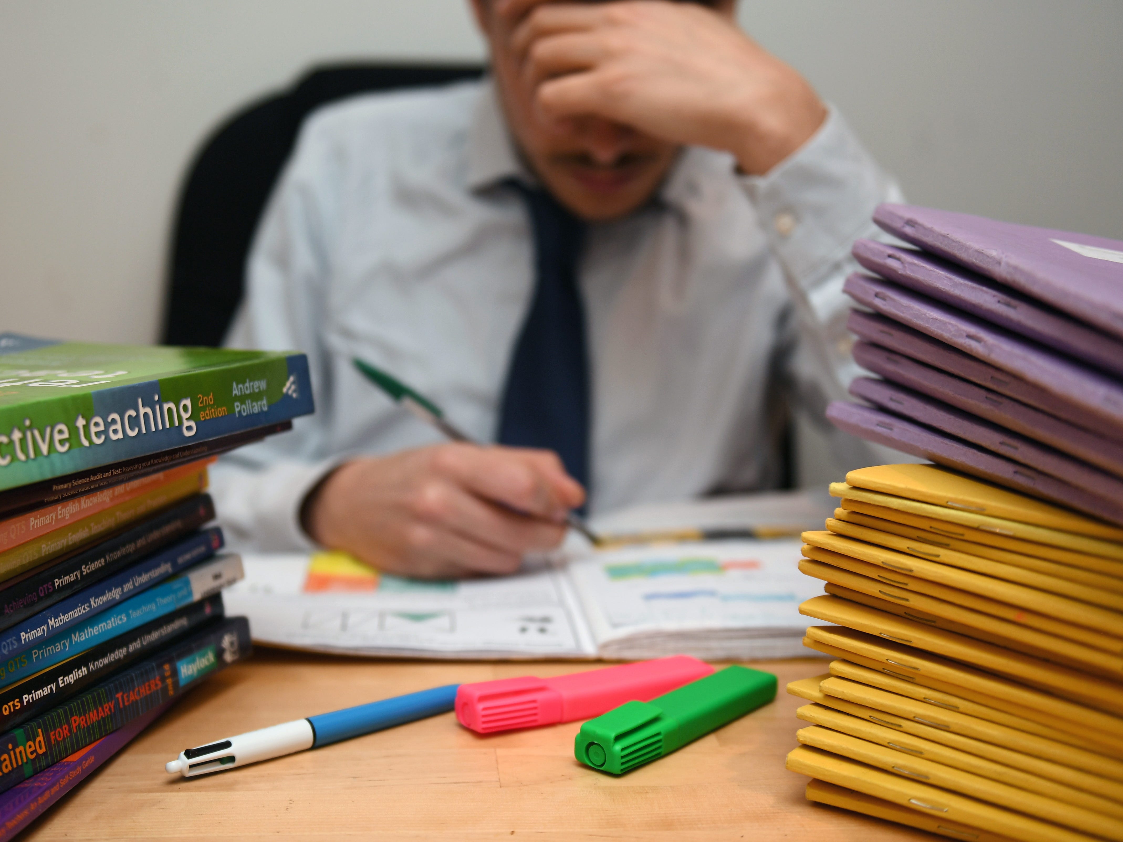 Government told to fully fund teacher pay rise to prevent school ...
