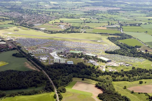 June 14, 2009, and the carparks are full as the show begins
