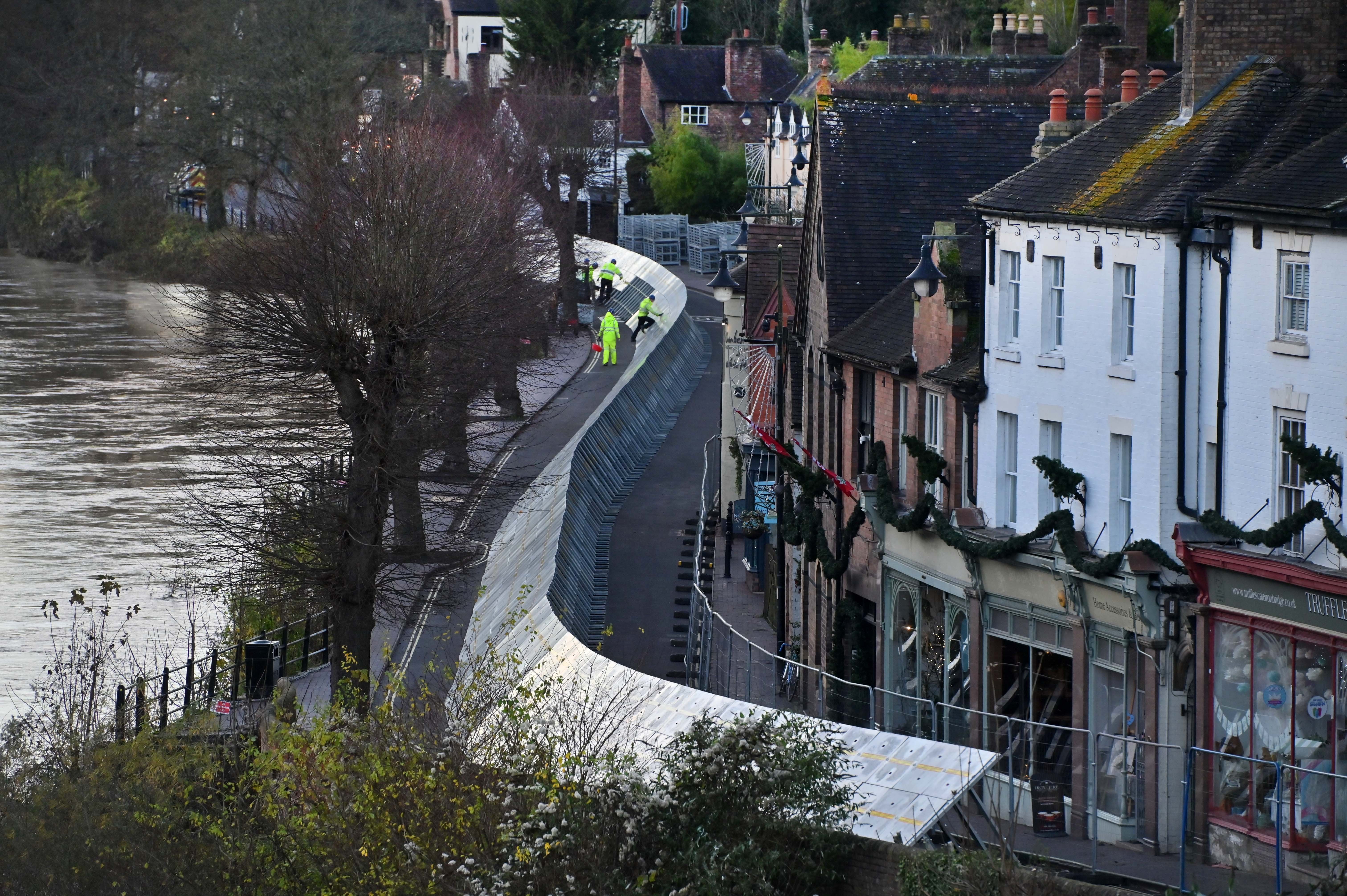 Latest Shropshire river levels as flood barriers go up along the River ...