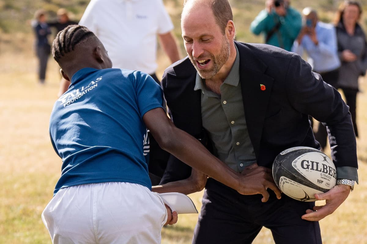 Shropshire Rugby Teenagers shout ‘tackle the prince’ as William joins them for touch rugby