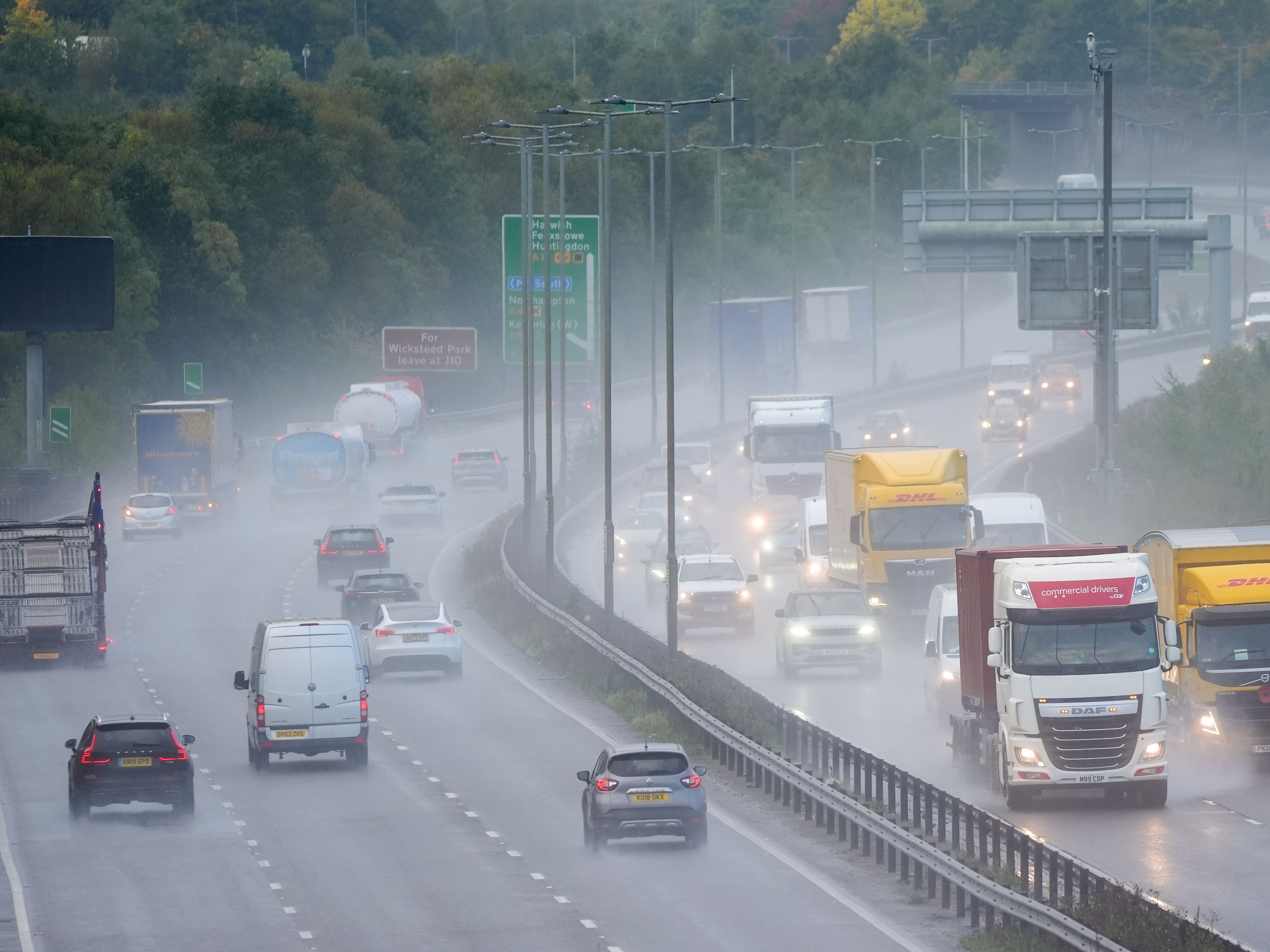 Flooding could hit UK as yellow weather warnings for rain issued by Met ...