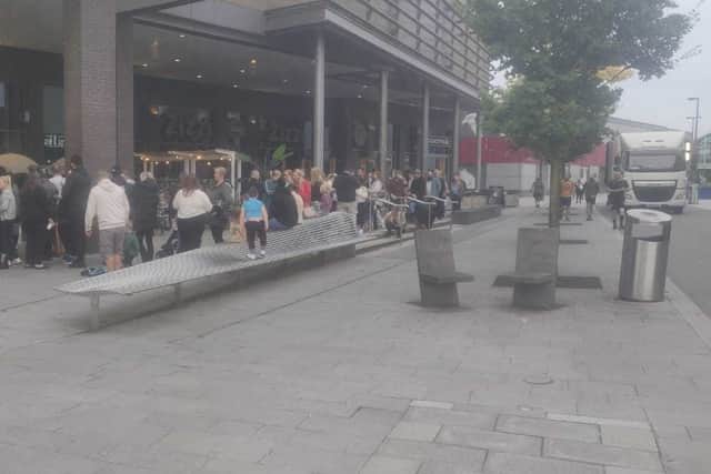 Queues on Saturday