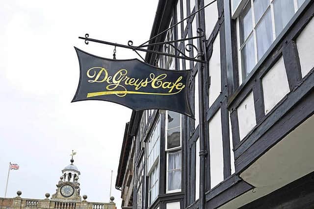 The DeGrey's sign