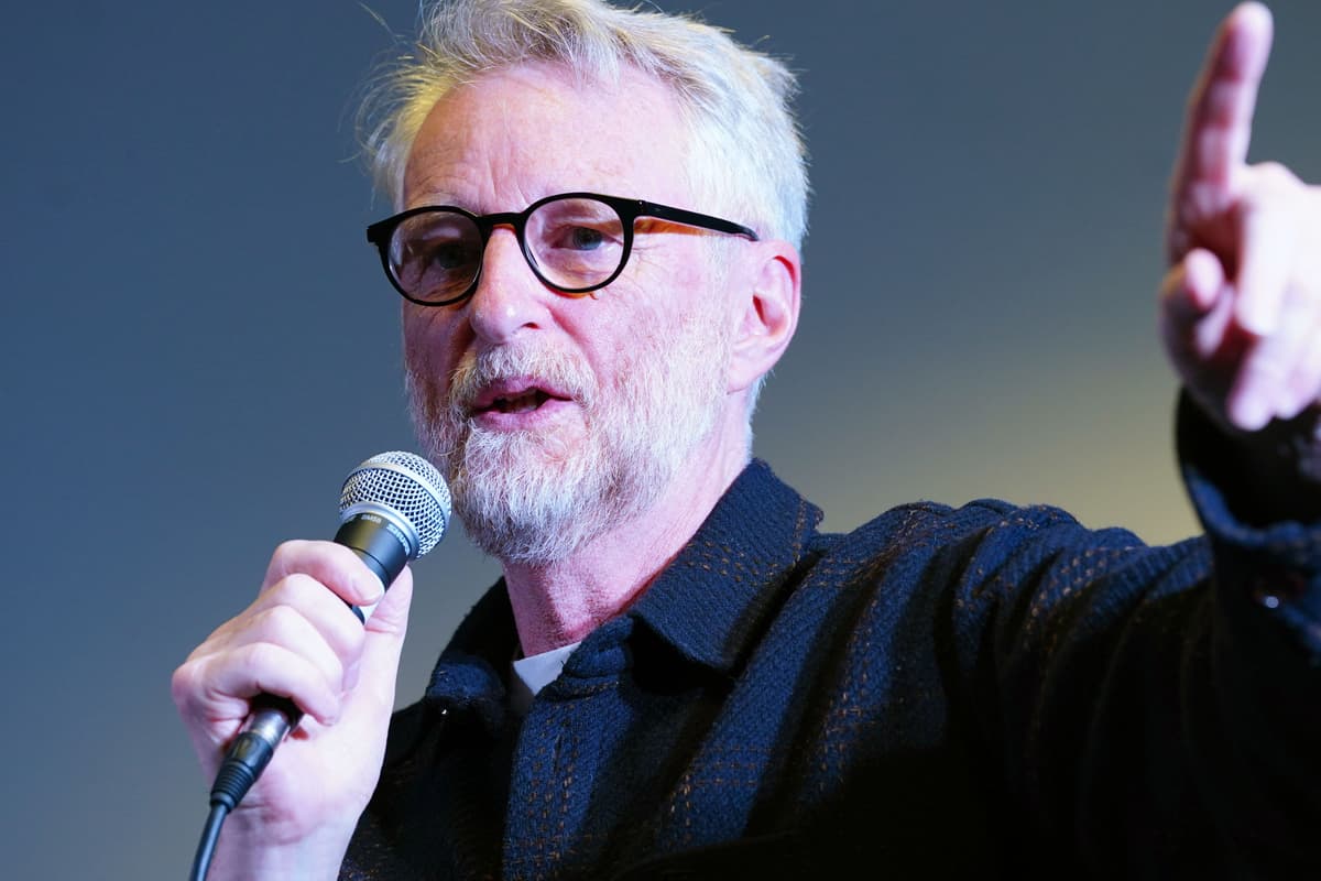 Biprag Singer Billy Bragg: Music cannot change Israel-Hamas conflict but it can ...