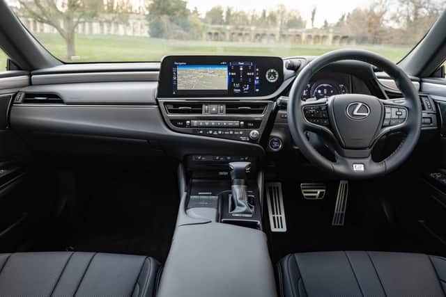 Lexus e300h
