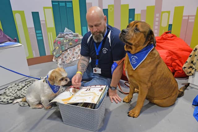 Carl Smith from Bark and Read with Milo and Dexter.