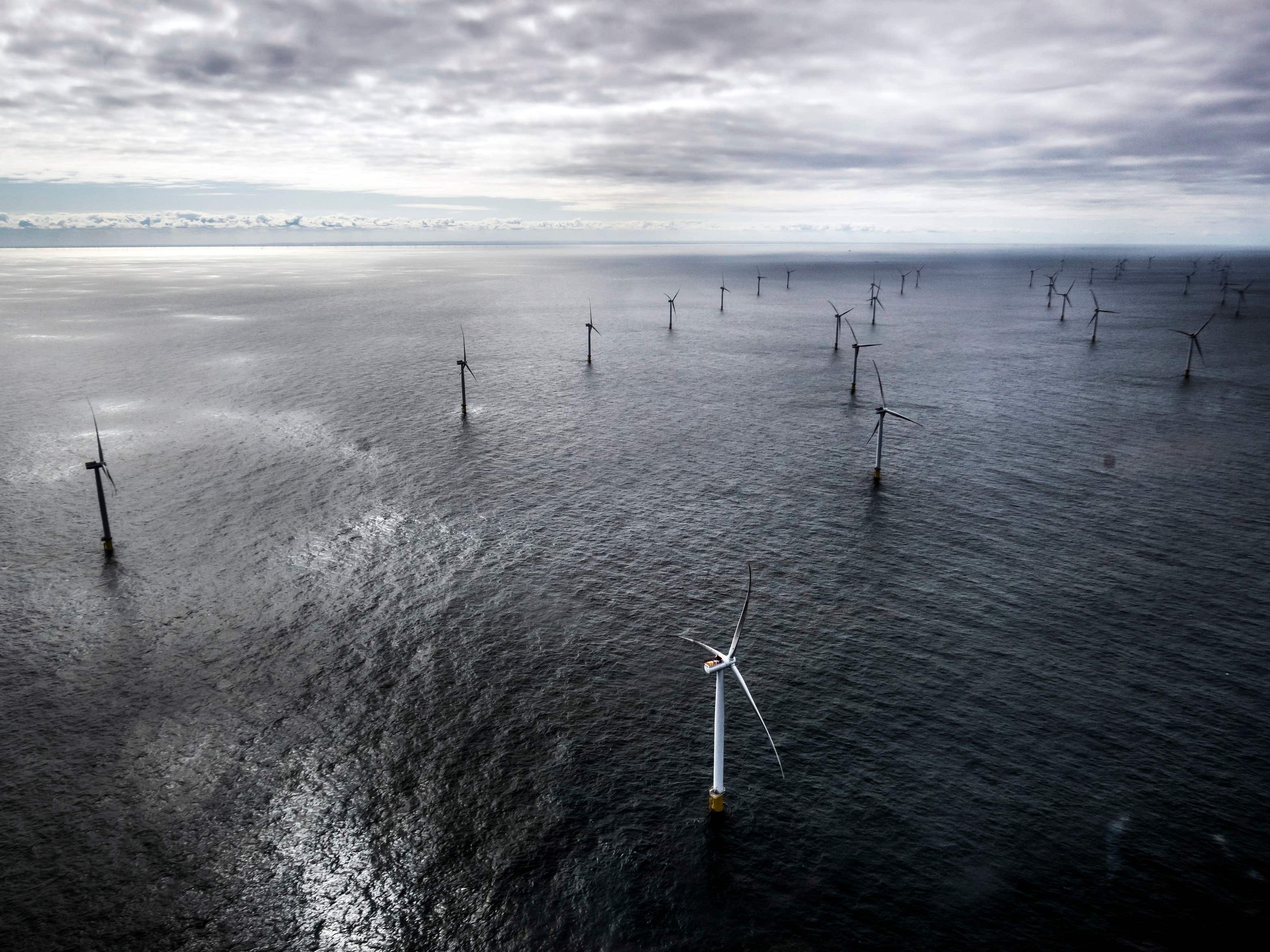 How can the UK cut reliance on Russian fossil fuels and curb soaring bills?