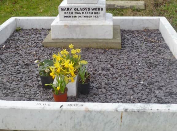Mary's grave at Shrewsbury.