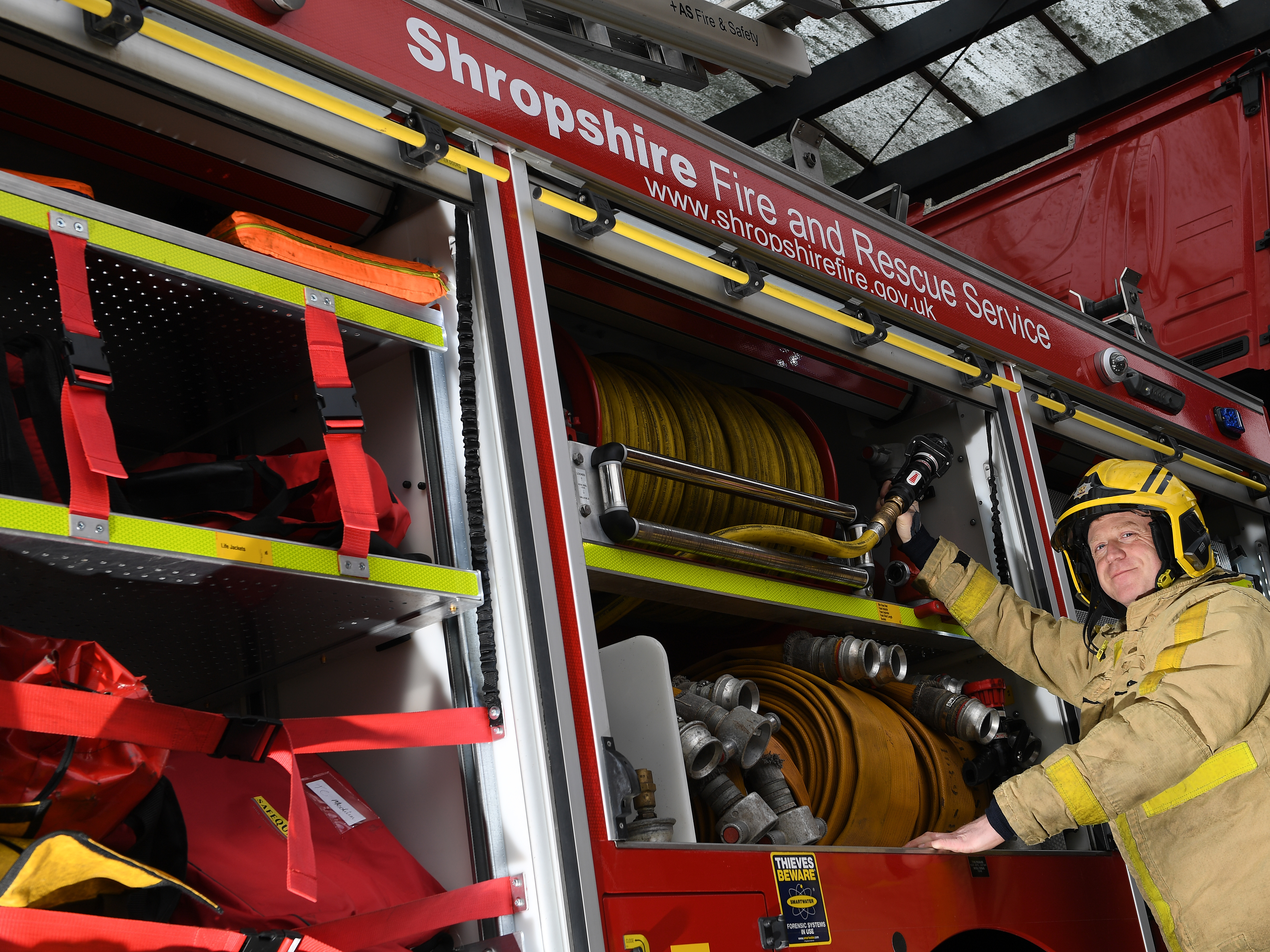 Fire crew tackles blaze in garden
