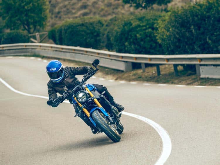 New Yamaha XSR900 arrives with retro look and lighter frame