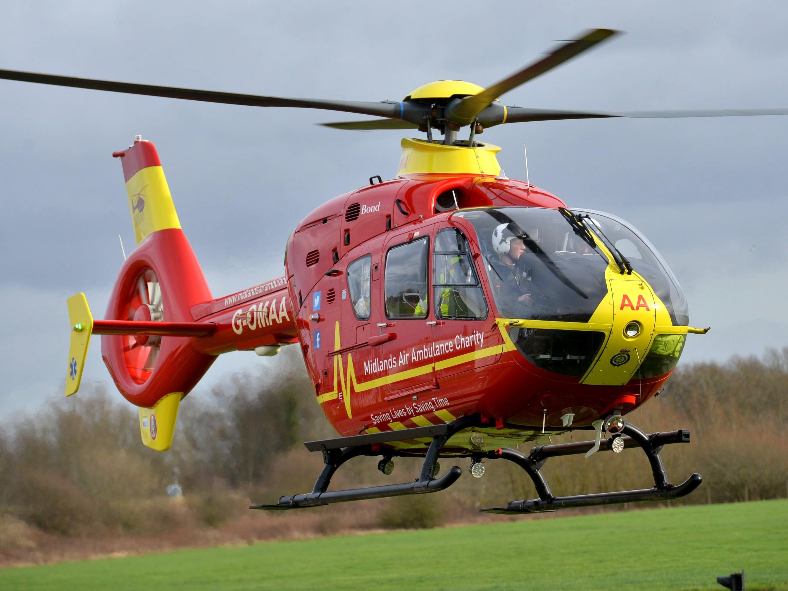 Motorcyclist airlifted to hospital after crash