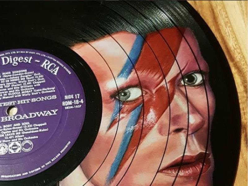 Artist creates stunning portraits with coloured pencils on second-hand ...