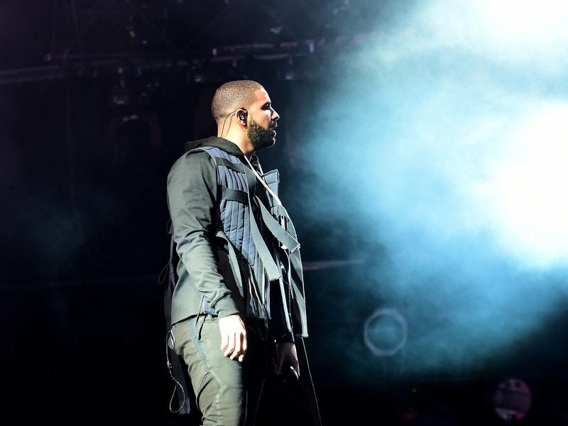 Drake still in the singles chart feelings as he scores another number one