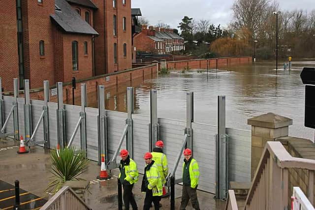 Flood barriers go up in Frankwell
