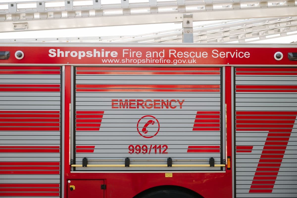 Feuerwehr Shropshire unterstützt bei LKW-Brand an der walisischen Grenze