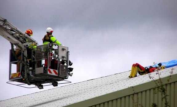 Skydiver Rescued Skydiver rescue - in pictures