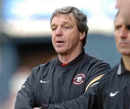 Graham Turner back at Gay Meadow as Hereford United boss.
