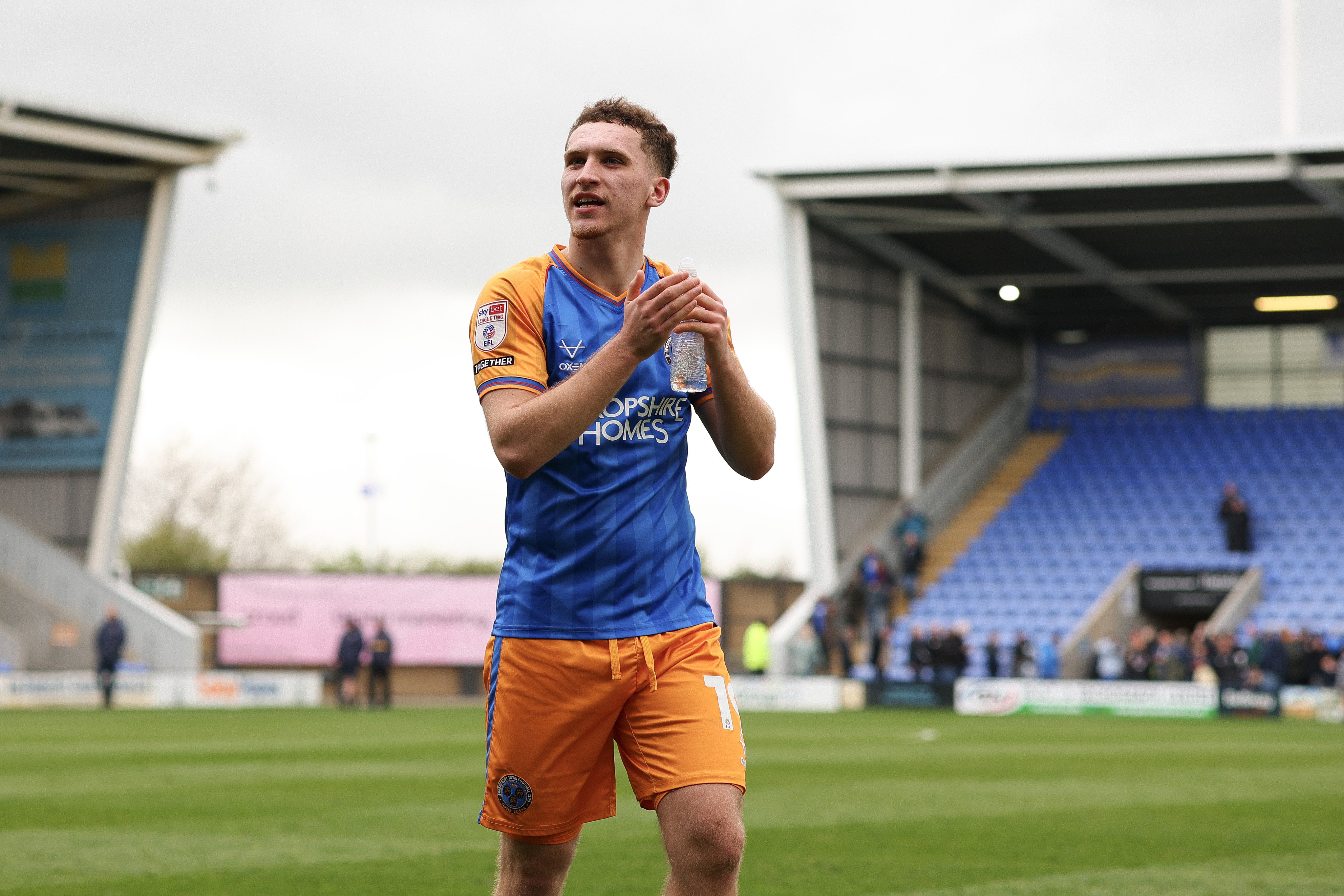 Shrewsbury Town in talks to re-sign Brentford forward