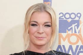 Headshot of LeAnn Rimes smiling