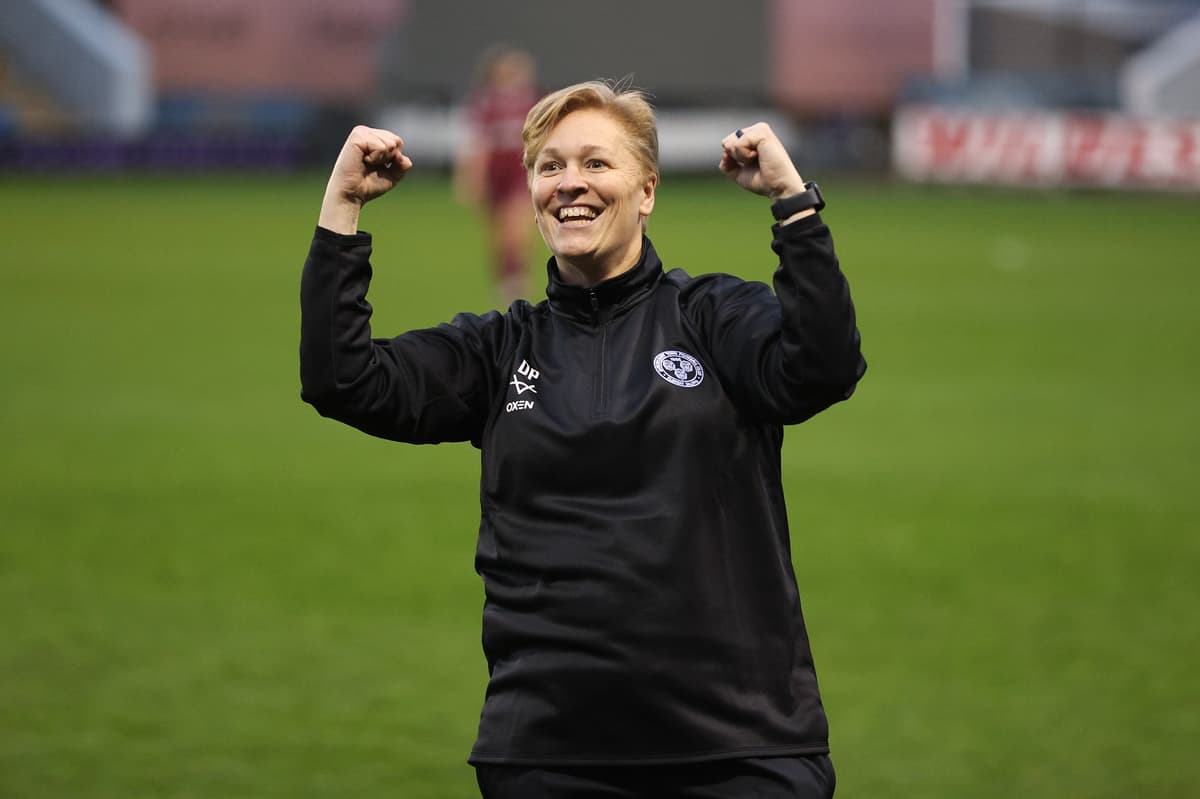 Chic Bates Shrewsbury Town Women manager to step down
