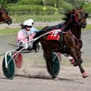 Wye Doon on his way to winning the Grade B final, piloted by Maddy Davies