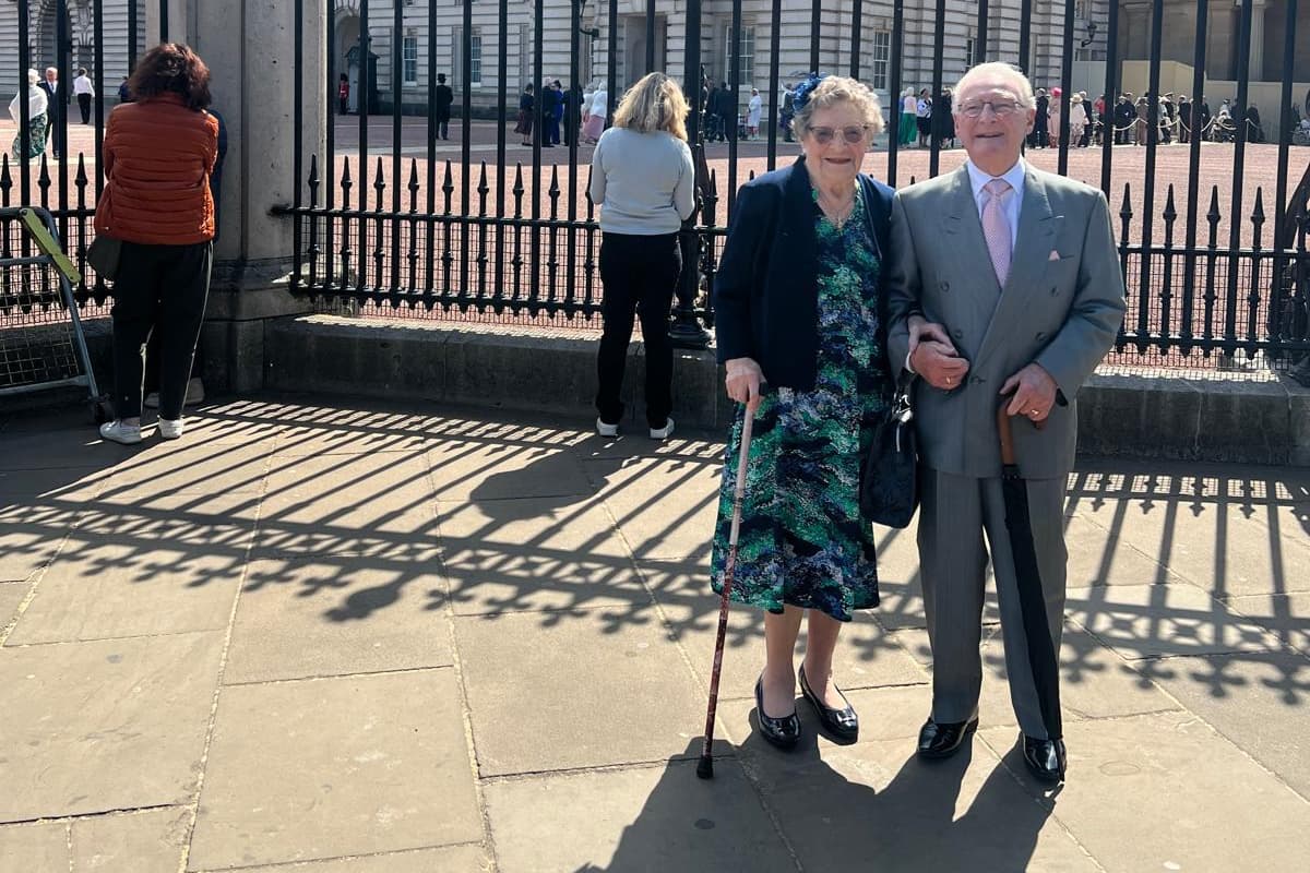 Hospital volunteers enjoy Buckingham Palace garden party