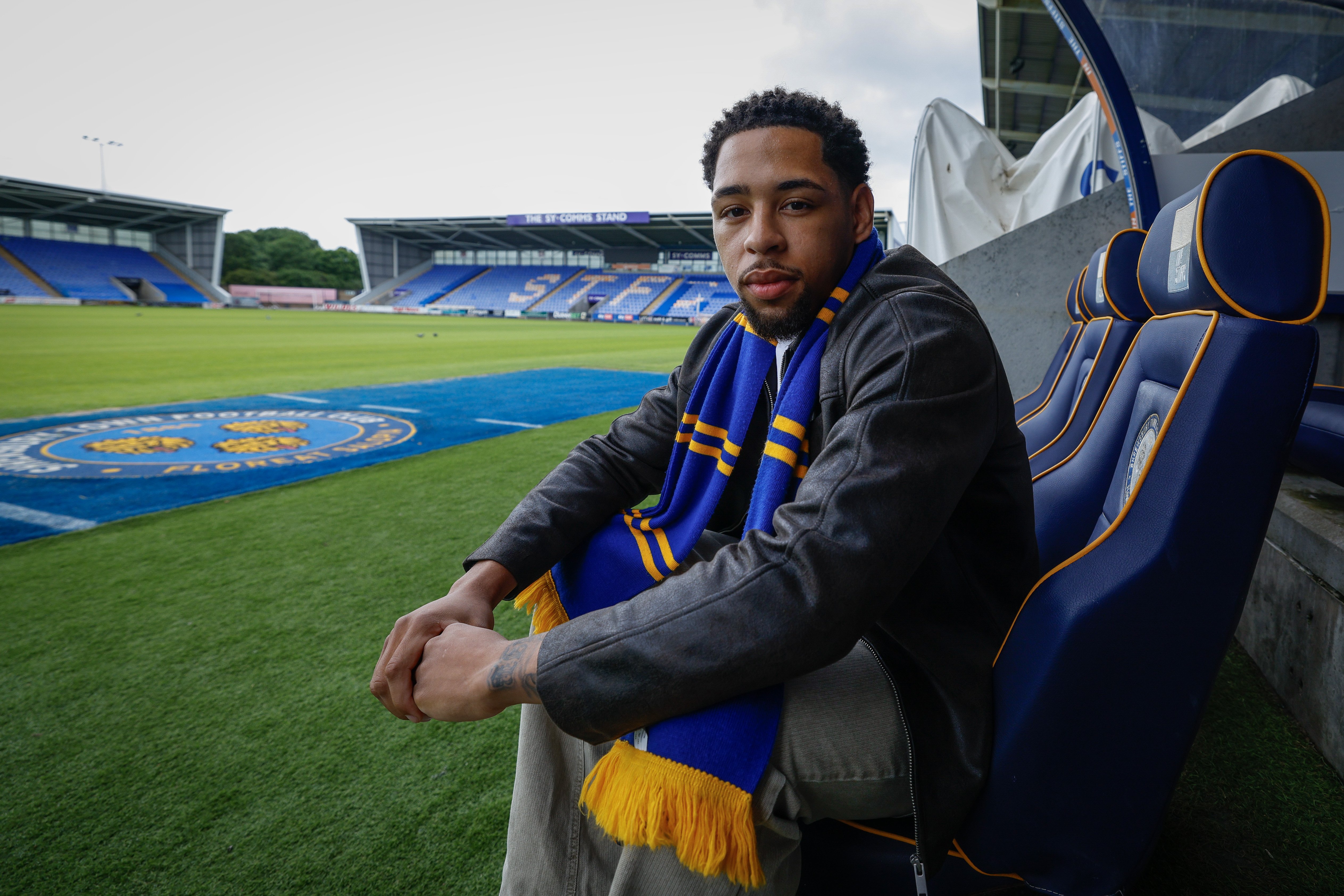 Wir haben einen Experten von Cheltenham Town zum Neuzugang von Shrewsbury ...
