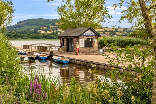 Boat hire at Lakeside