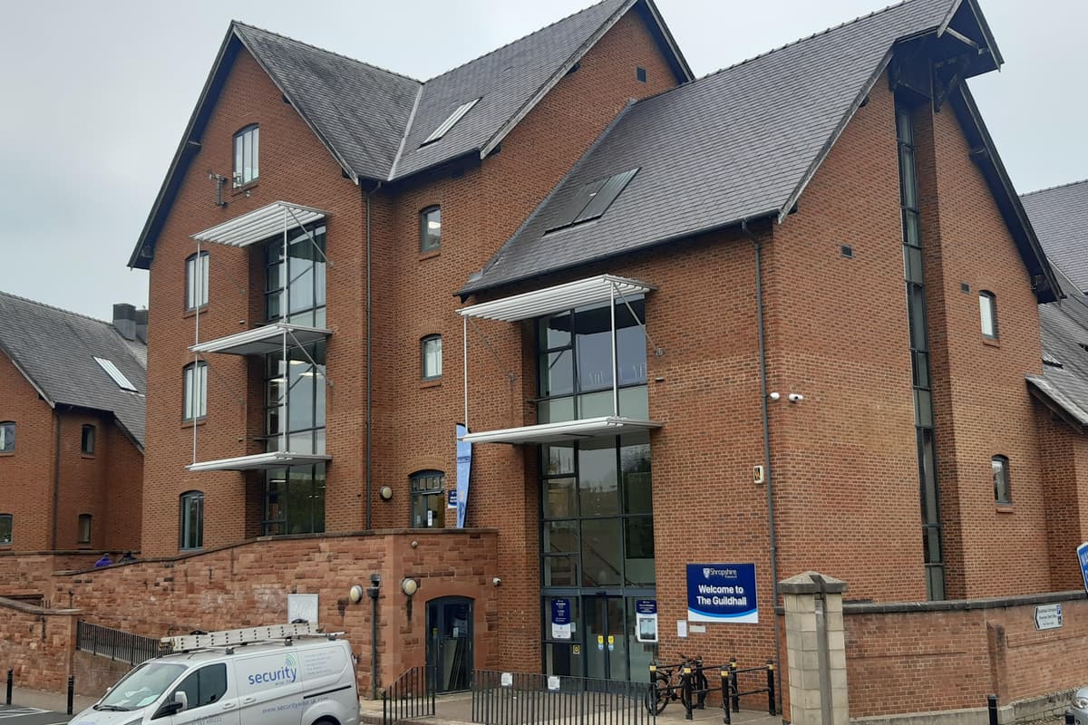 Der Shropshire Council zahlte dem Ingenieurbüro in den letzten fünf Jahren ...