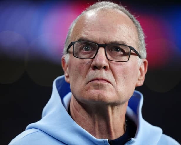 Marcelo Bielsa looking up