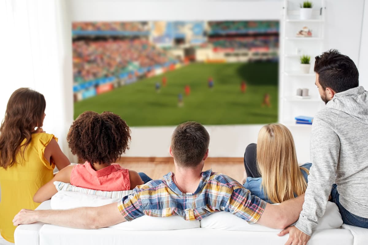 Sainsbury's bietet ein 10-Pfund-Spieltagsmenü mit Pizza ...