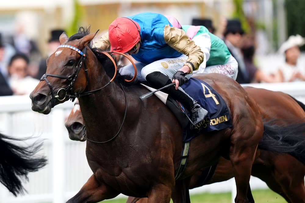Earth Shot winning at Royal Ascot