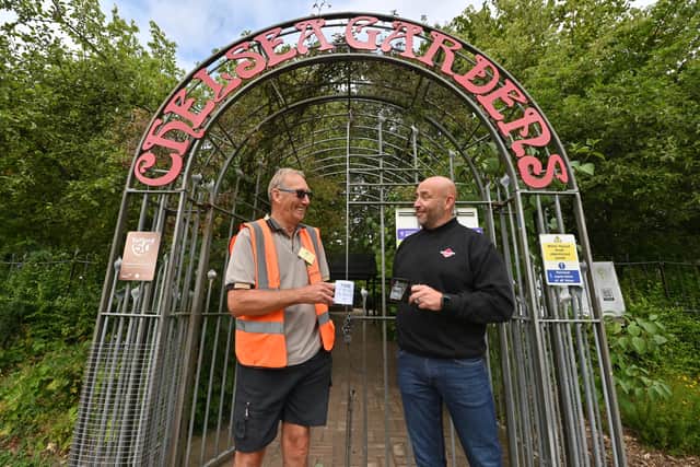 The Chelsea Gardens in Telford Town Park and the volunteers that look after it have had a new kitchen, thanks to The Kitchen Depot. The Kitchen Depot’s Pete McCay shares a brew with volunteer Adrian Smith.