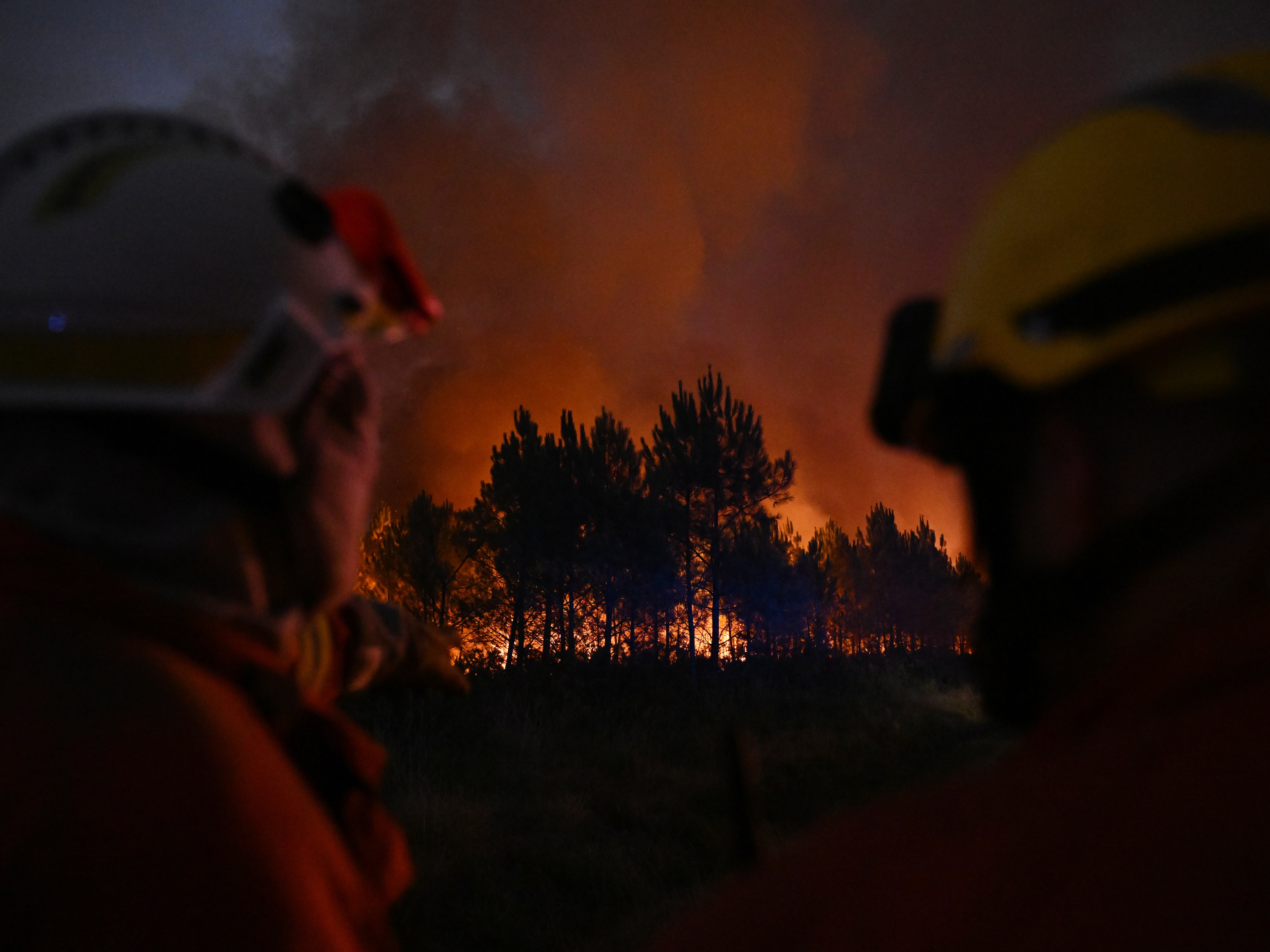 Heatwave threatens to reignite France’s mega-fire near Bordeaux