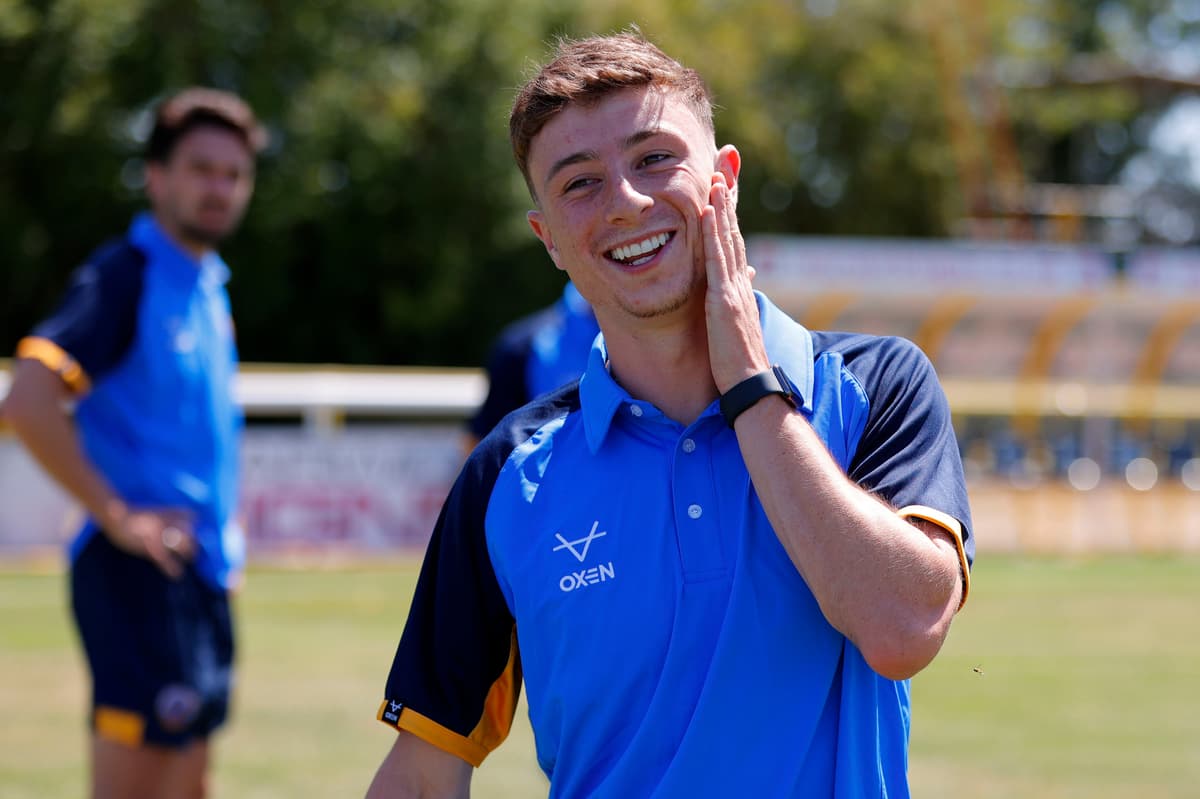 Callum Stewart, Leihspieler von Shrewsbury Town, wird für seinen ...