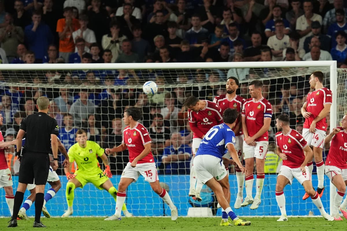 Freistoßtor von Rubin Colwill in der Nachspielzeit sichert Cardiff ein ...