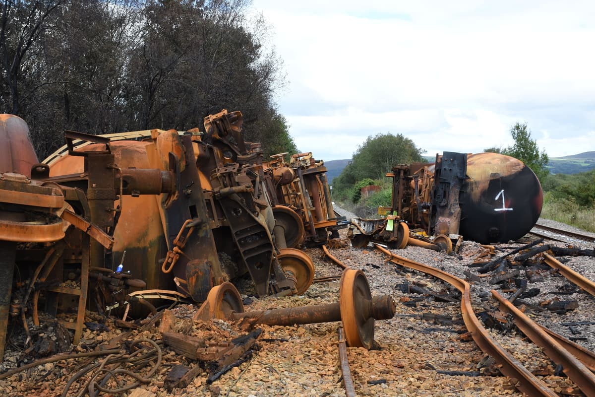 Network Rail sues companies for £5m over derailment which caused oil spill