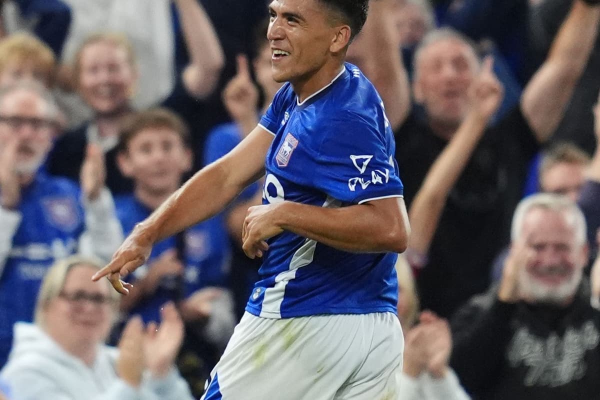 Marcelino Nunez nets long-range stunner as Ipswich battle past Leicester ...