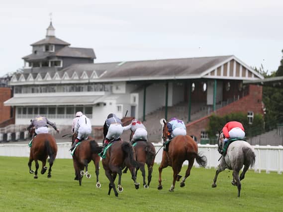 Racing at Thirsk