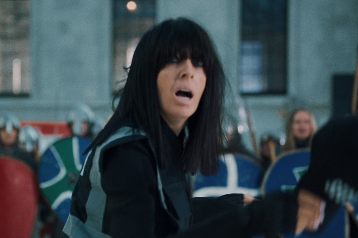 Claudia Winkleman präsentiert den Trailer zum Teppich von Bayeux ...