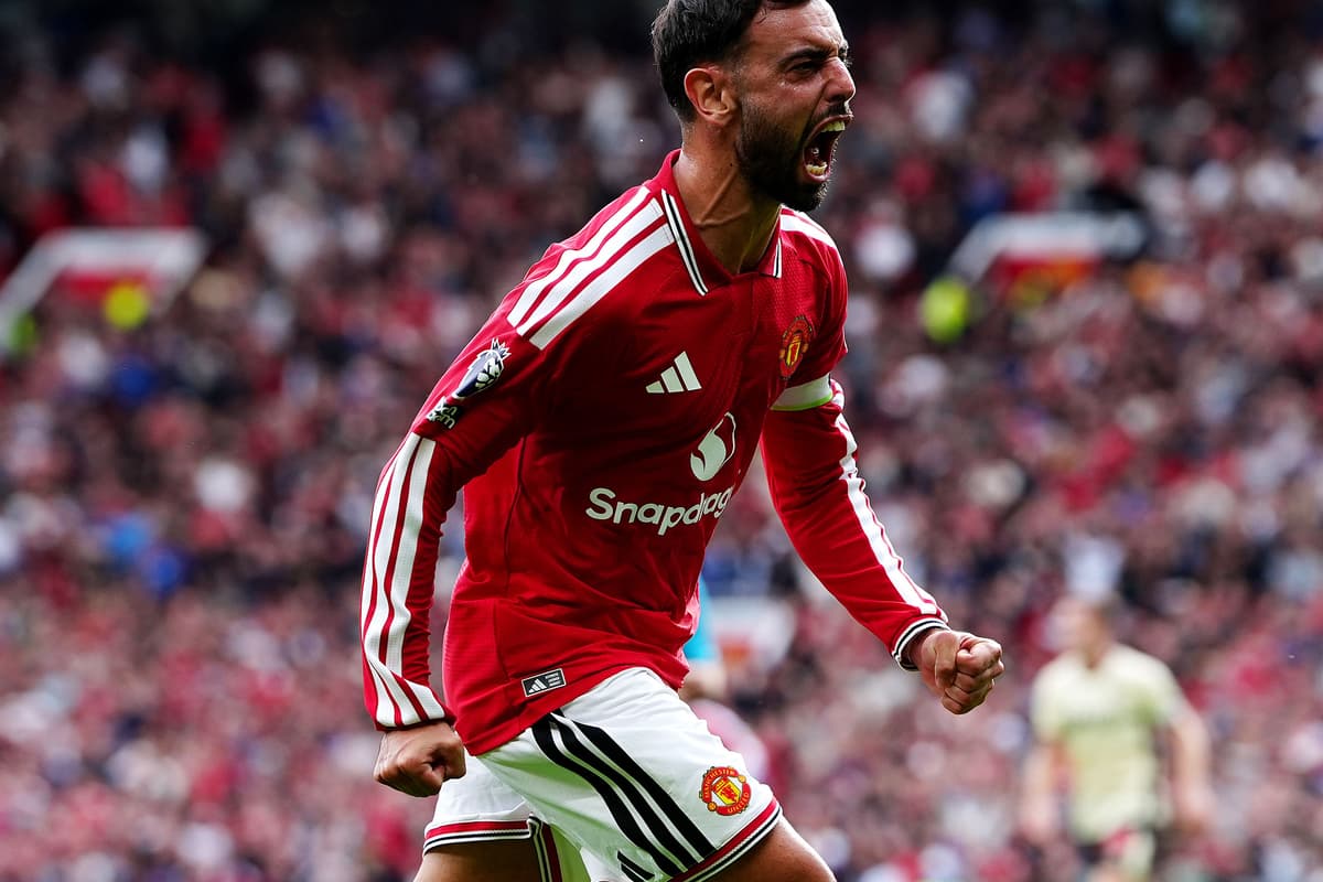 Bruno Fernandes hat-trick helps Manchester United to thumping Ipswich win