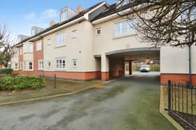 The property at 190 Monkmoor Road offers a practical one-bedroom home in a convenient Shrewsbury location