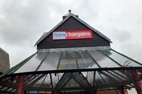 Home Bargains ruft beliebte Weihnachtssnacks wegen Gesundheitsrisikos ...