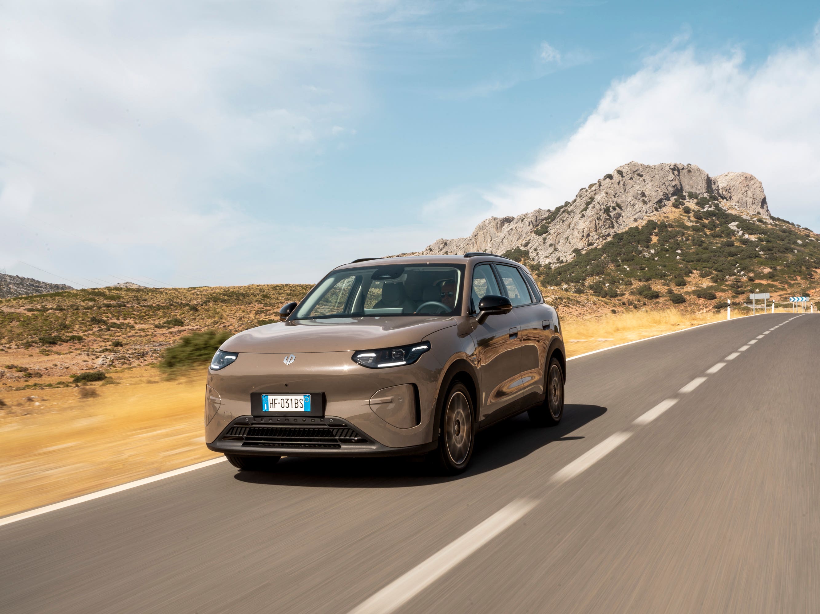 Erste Fahrt: Ist der Leapmotor B03X ein ernstzunehmender Konkurrent in der ...